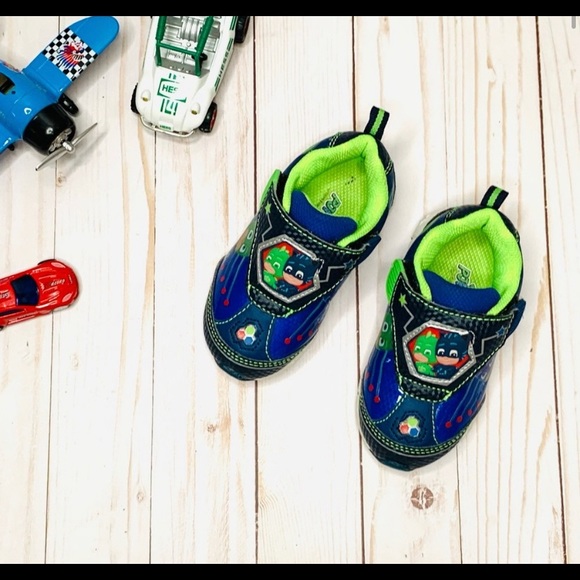 PJ Mask Light Up Sneakers 👟 and Slipper Bundle - Picture 8 of 9
